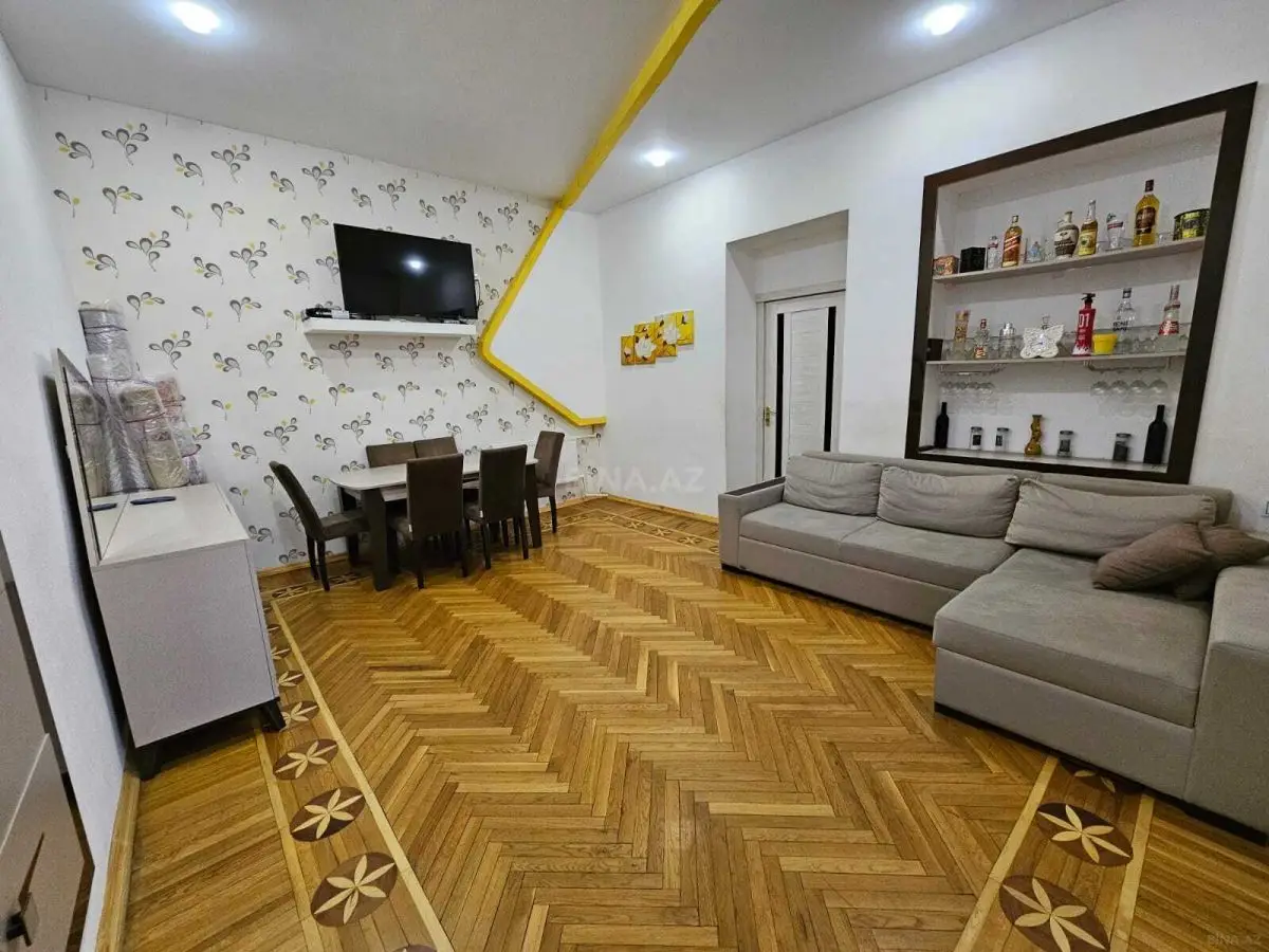 105 000 AZN - 4 otaqlı mənzil Satılır, Gəncə