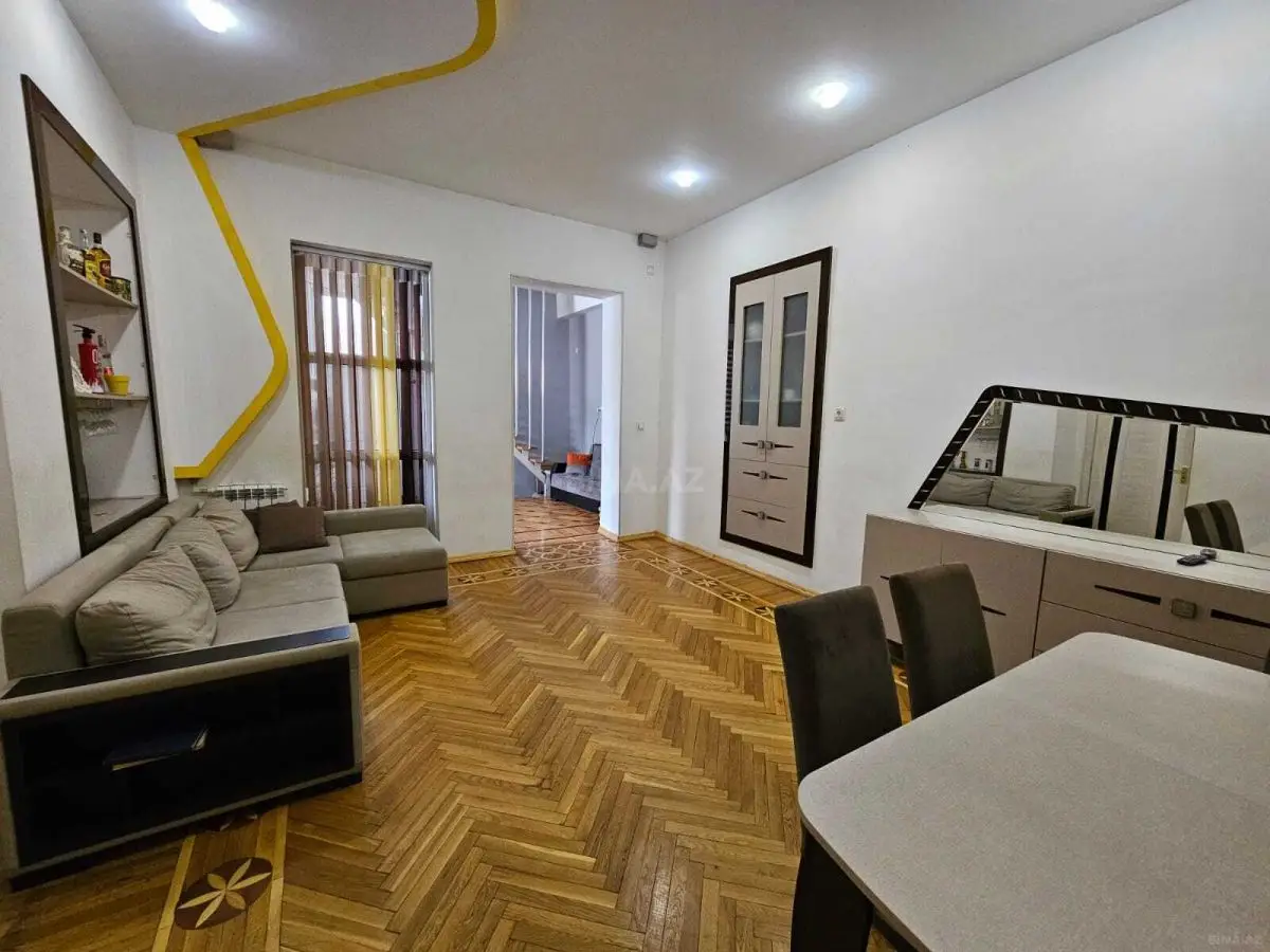 105 000 AZN - 4 otaqlı mənzil Satılır, Gəncə
