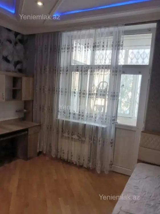 700 AZN - 3 otaqlı mənzil Kirayə (aylıq), Nizami, Bakı