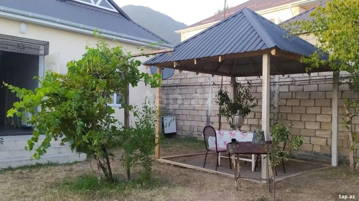 550 AZN - 3 otaqlı mənzil Kirayə (aylıq), Qəbələ