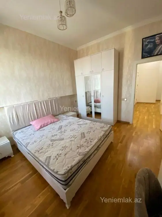 1 200 AZN - 3 otaqlı mənzil Kirayə (aylıq), 8-ci mikrorayon, Binəqədi, Bakı
