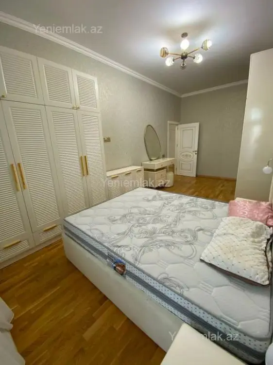 1 200 AZN - 3 otaqlı mənzil Kirayə (aylıq), 8-ci mikrorayon, Binəqədi, Bakı