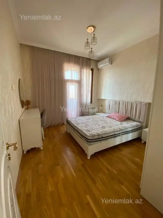 1 200 AZN - 3 otaqlı mənzil Kirayə (aylıq), 8-ci mikrorayon, Binəqədi, Bakı