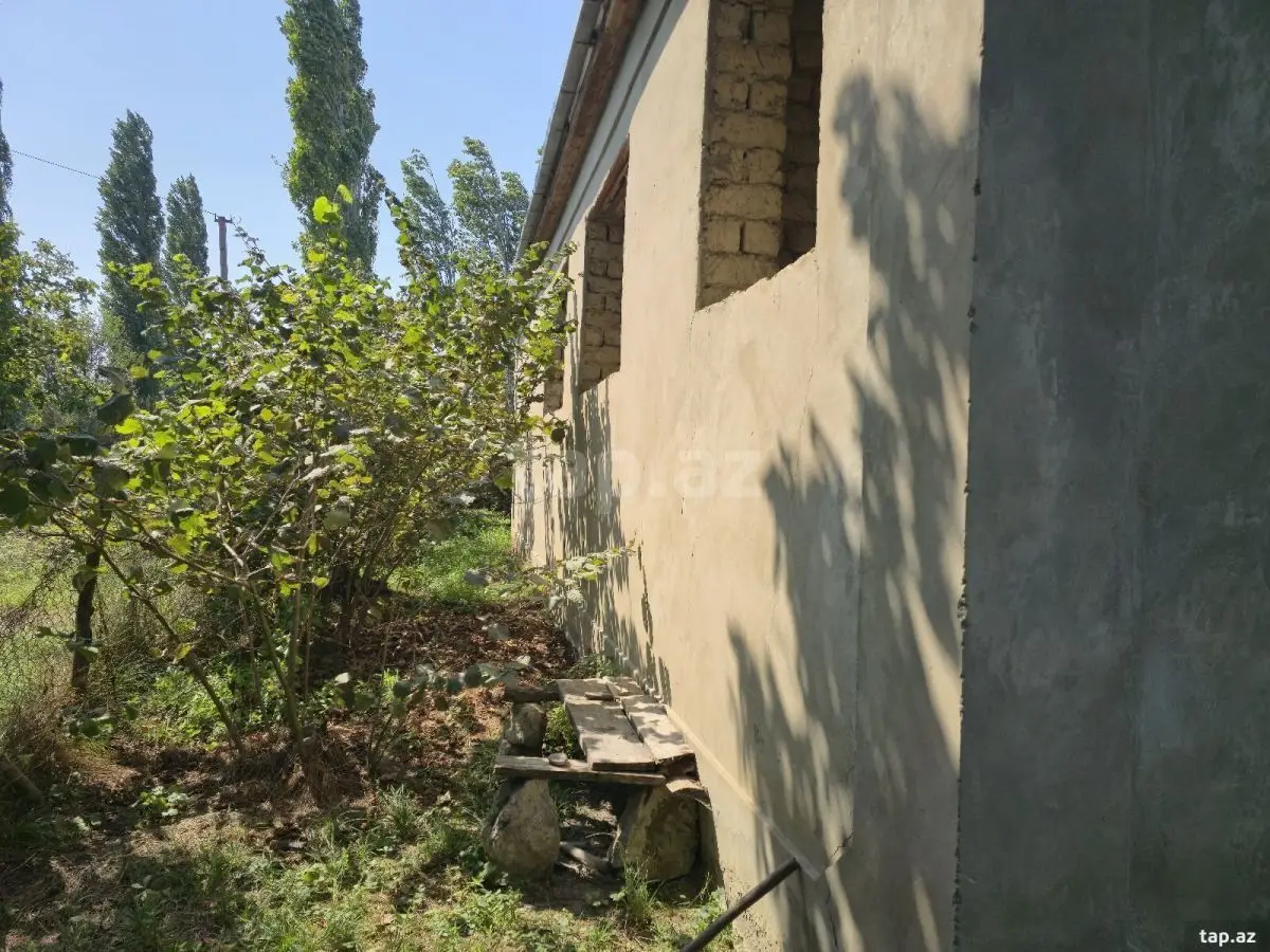 50 000 AZN - 4 otaqlı mənzil , Xudat