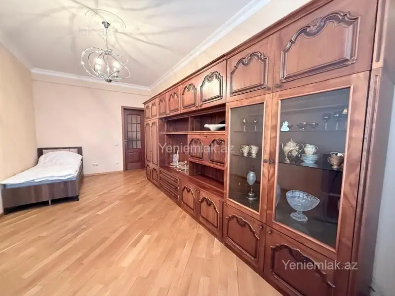 570 000 AZN - 5 otaqlı mənzil Satılır, Nərimanov, Bakı