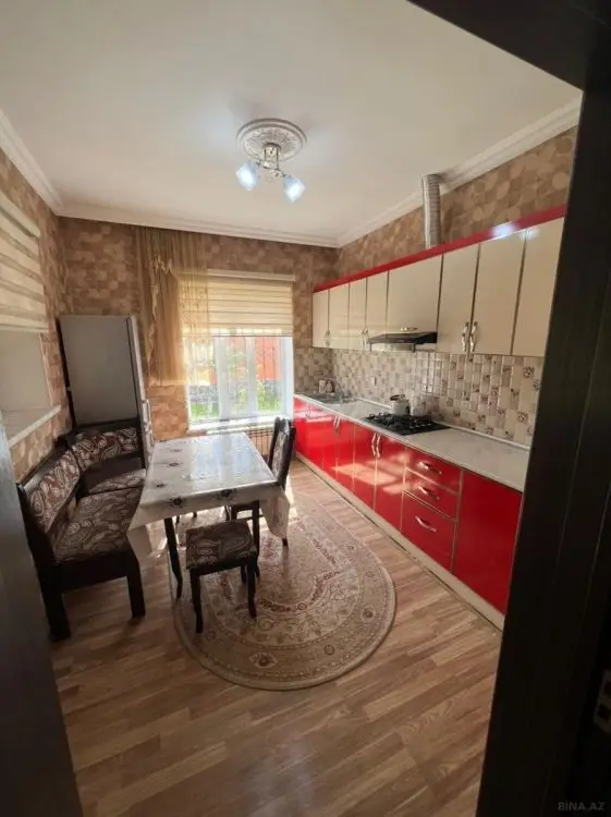700 AZN - 4 otaqlı mənzil Kirayə (aylıq), Qəbələ