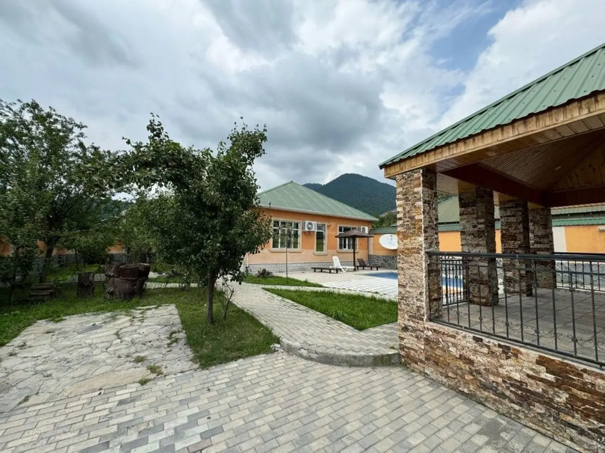 700 AZN - 4 otaqlı mənzil Kirayə (aylıq), Qəbələ