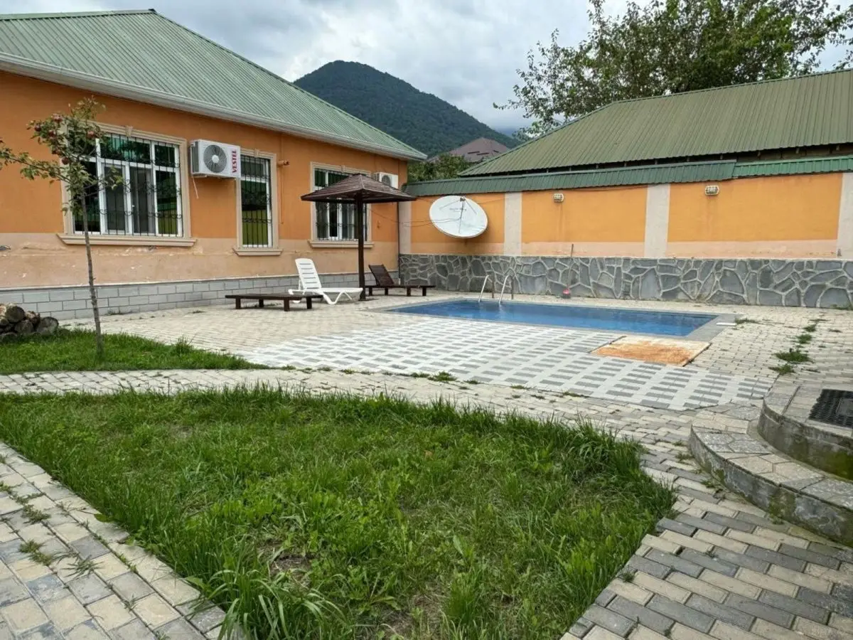 700 AZN - 4 otaqlı mənzil Kirayə (aylıq), Qəbələ