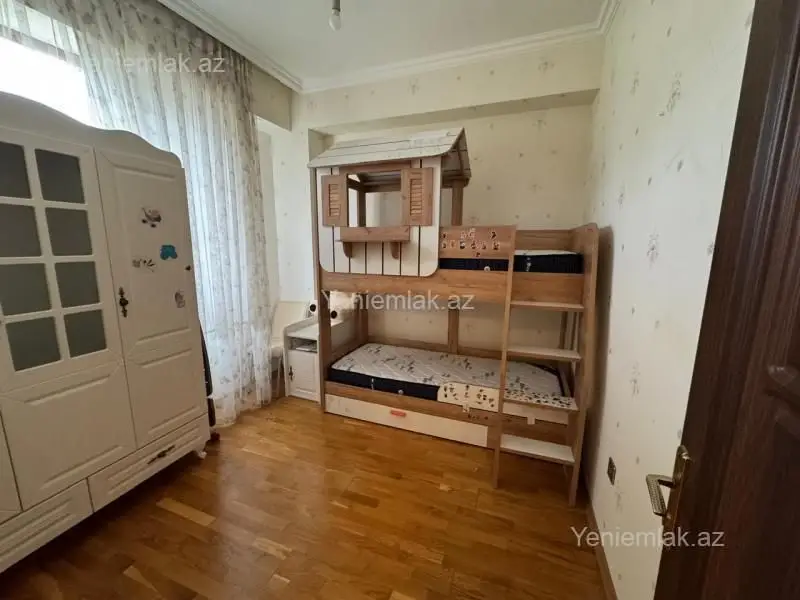950 AZN - 3 otaqlı mənzil Kirayə (aylıq), Nizami, Bakı