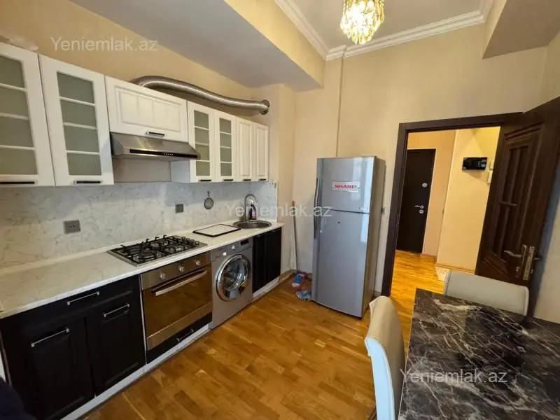 950 AZN - 3 otaqlı mənzil Kirayə (aylıq), Nizami, Bakı