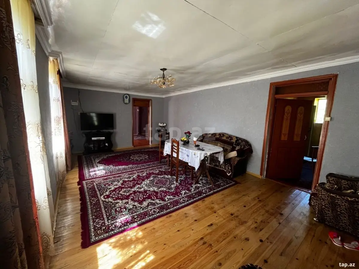 135 000 AZN - 5 otaqlı mənzil , Oğuz