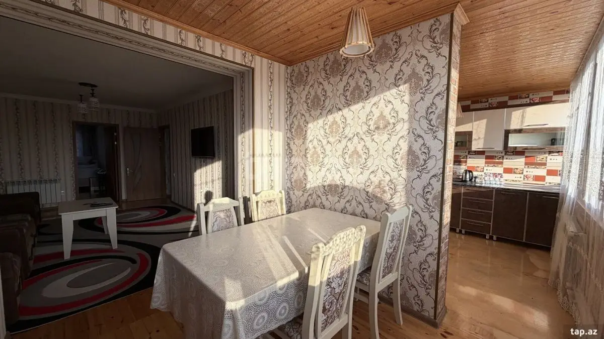 550 AZN - 3 otaqlı mənzil Kirayə (aylıq), Şəki