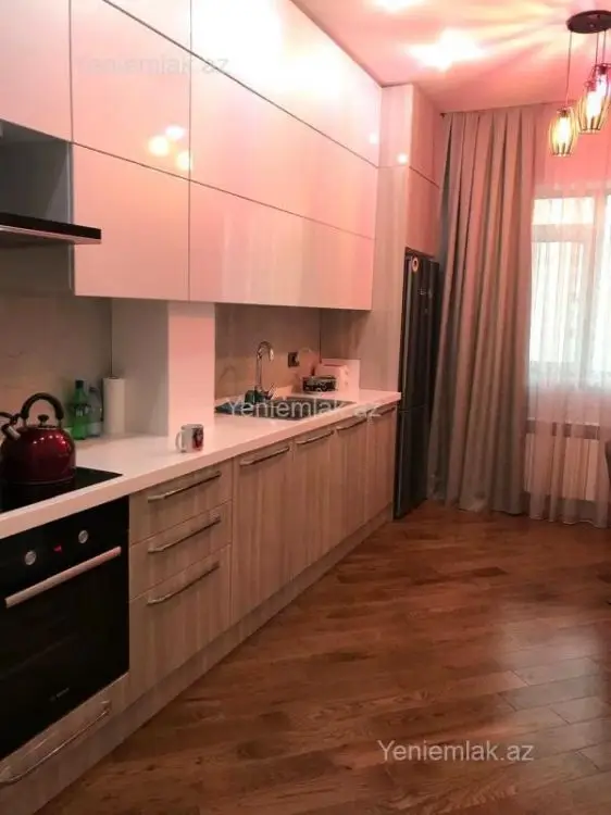 560 000 AZN - 3 otaqlı mənzil Satılır, Nizami, Bakı