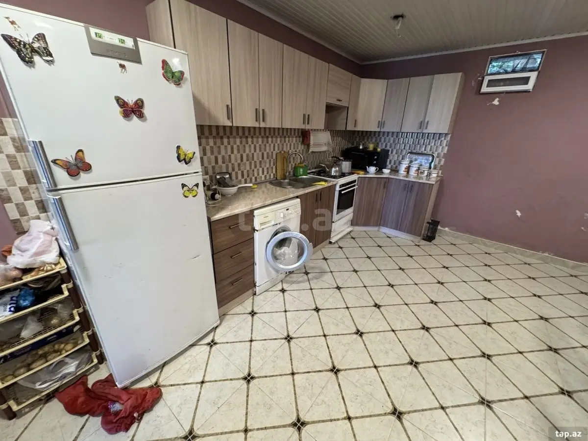 300 AZN - 7 otaqlı mənzil Kirayə (aylıq), Şəki
