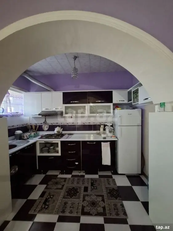 54 000 AZN - 5 otaqlı mənzil , Şəki