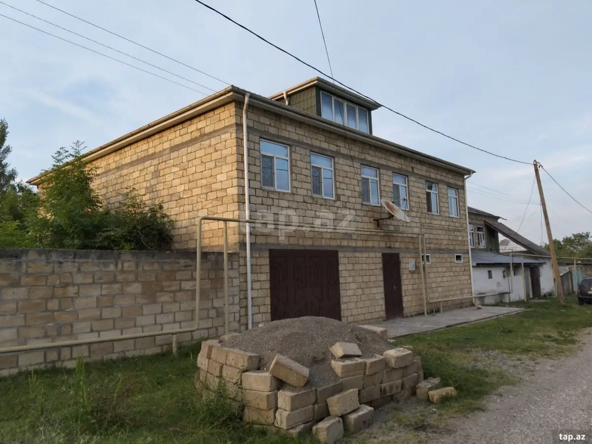 120 000 AZN - 5 otaqlı mənzil , Quba