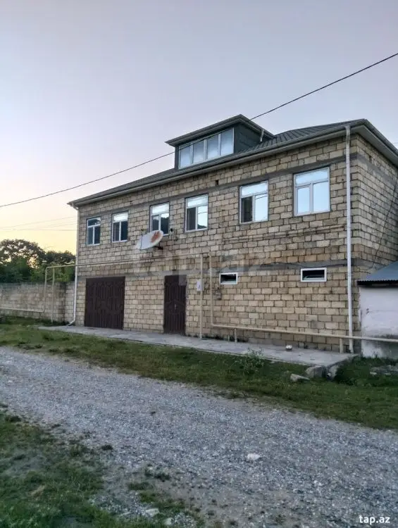 120 000 AZN - 5 otaqlı mənzil , Quba