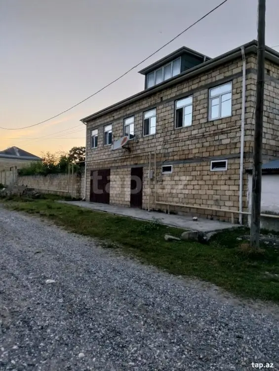 120 000 AZN - 5 otaqlı mənzil , Quba