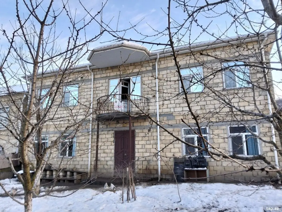 120 000 AZN - 5 otaqlı mənzil , Quba