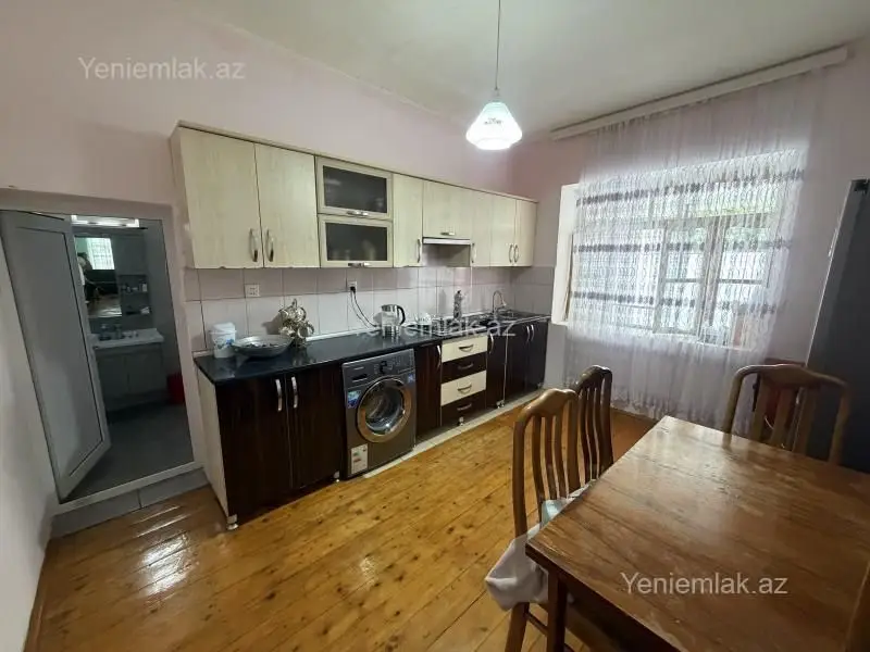 95 000 AZN - 9 otaqlı mənzil Satılır, Şəki