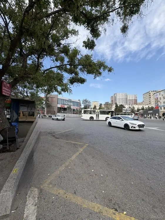 600 AZN - 3 otaqlı mənzil Kirayə (aylıq), 3-cü mikrorayon, Abşeron