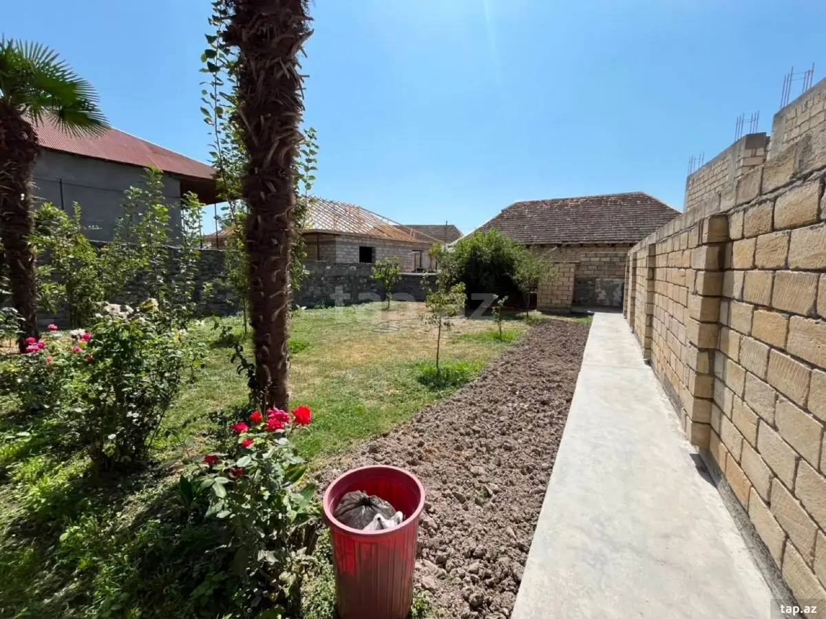 83 000 AZN - 6 otaqlı mənzil , Şəki