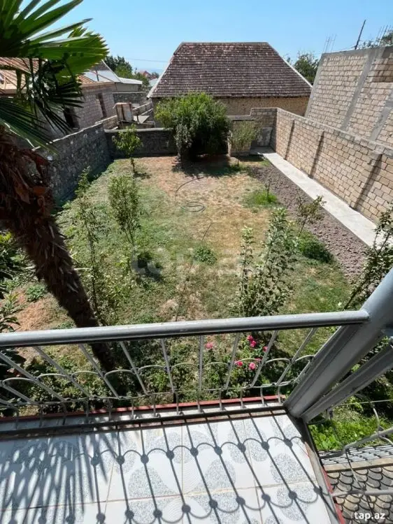 83 000 AZN - 6 otaqlı mənzil , Şəki