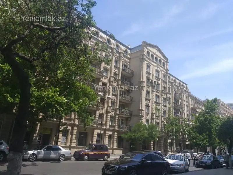 799 AZN - 2 otaqlı mənzil Kirayə (aylıq), Səbail, Bakı