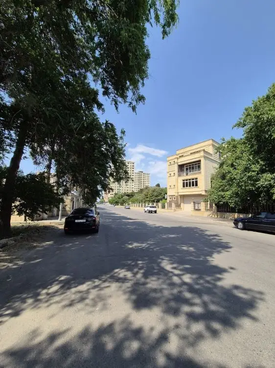 950 AZN - 4 otaqlı mənzil Kirayə (aylıq), 8-ci kilometr, Nizami, Bakı