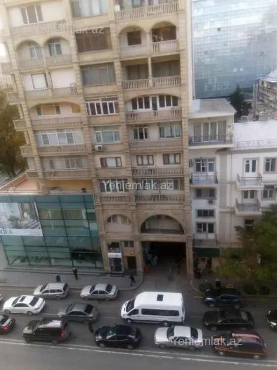 1 299 AZN - 3 otaqlı mənzil Kirayə (aylıq), Səbail, Bakı