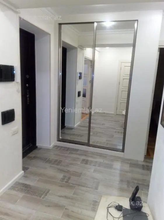 1 299 AZN - 3 otaqlı mənzil Kirayə (aylıq), Səbail, Bakı