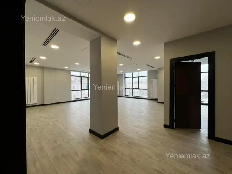 4 500 AZN - 220 m² Obyekt / Ofis Kirayə (aylıq), Nəsimi, Bakı