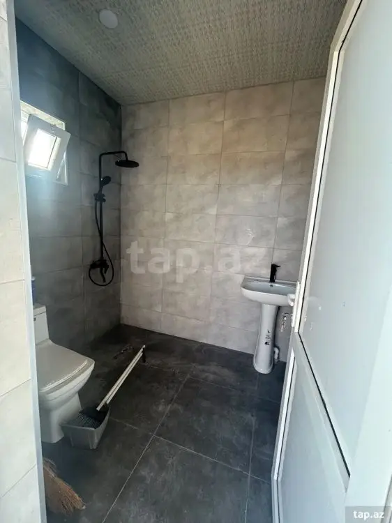 96 000 AZN - 8 otaqlı mənzil , Xaçmaz