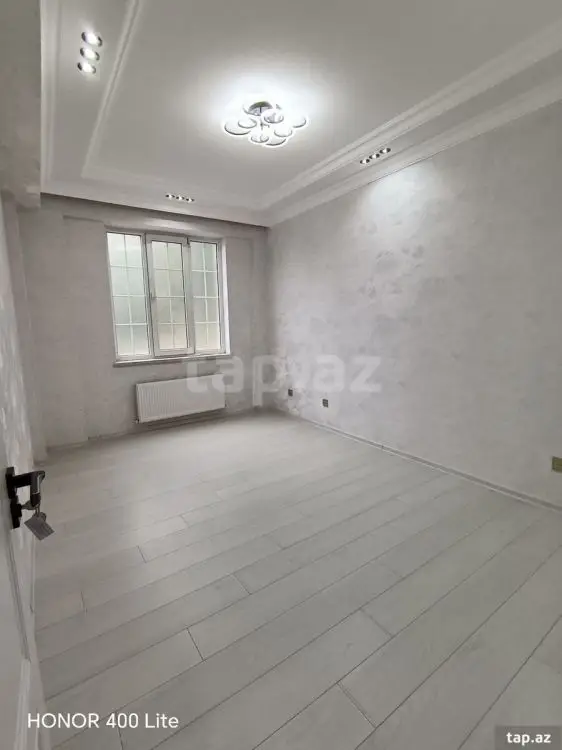 135 000 AZN - 3 otaqlı mənzil , Gəncə