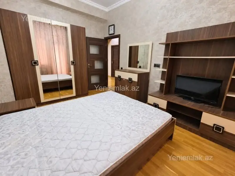 950 AZN - 3 otaqlı mənzil Kirayə (aylıq), Nizami, Bakı