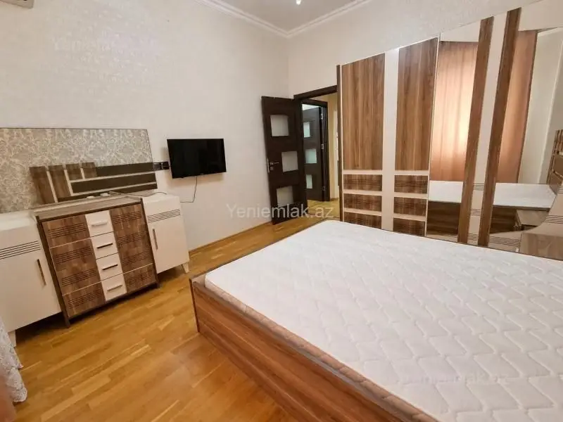 950 AZN - 3 otaqlı mənzil Kirayə (aylıq), Nizami, Bakı