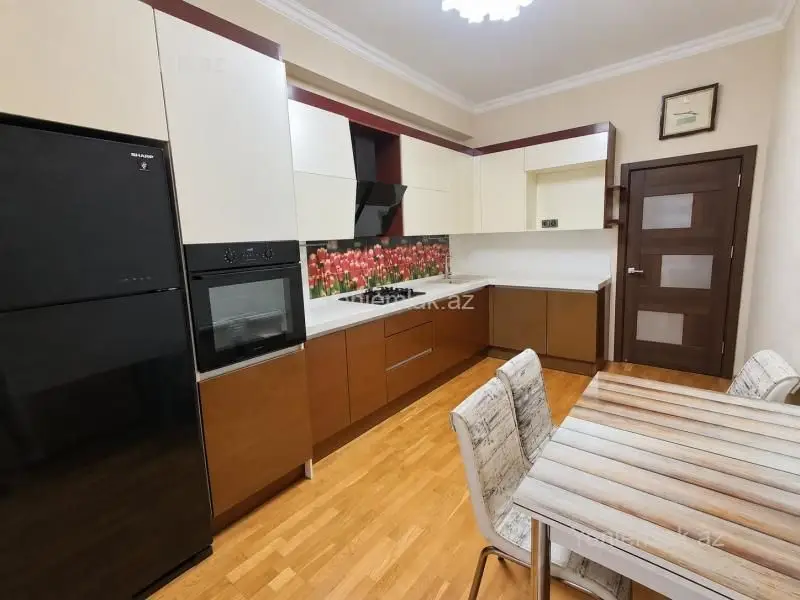 950 AZN - 3 otaqlı mənzil Kirayə (aylıq), Nizami, Bakı