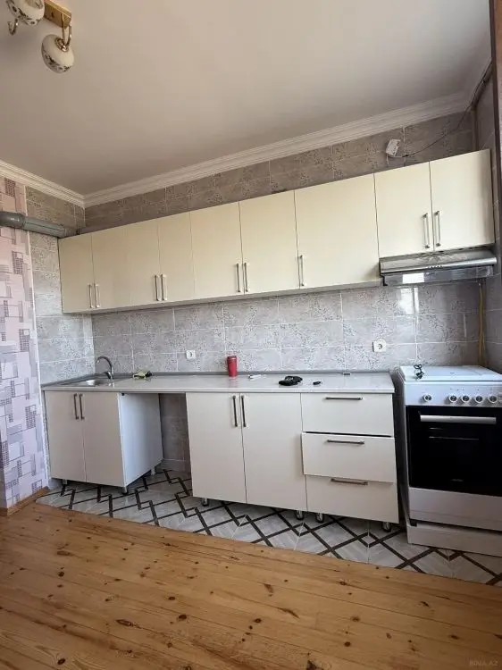350 AZN - 4 otaqlı mənzil Kirayə (aylıq), Sahil qəs., Qaradağ, Bakı