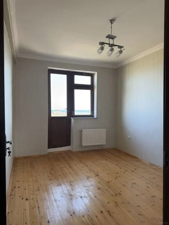 350 AZN - 4 otaqlı mənzil Kirayə (aylıq), Sahil qəs., Qaradağ, Bakı