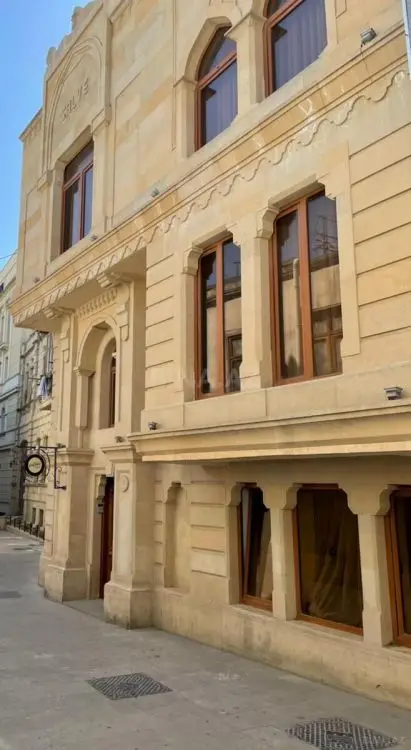 350 000 AZN - 700 m² Obyekt / Ofis Satılır, Bayıl qəs., Abşeron