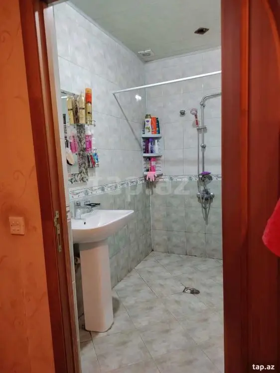 220 AZN - 3 otaqlı mənzil Kirayə (aylıq), 8-ci kilometr, Nizami, Bakı